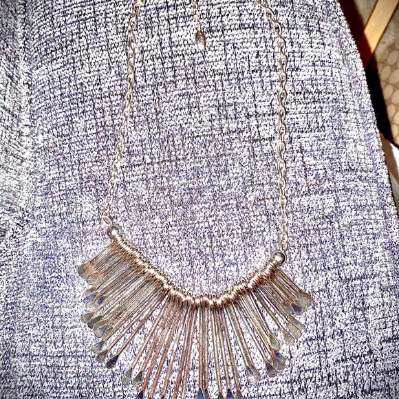 Beautiful SILVER-TONED Necklace - Picture 3 of 4